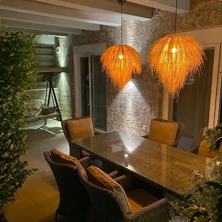 Eli - Luxury Nature Getaway - Strategically Located For Exploration - Onsite Power For Electric Vehicle *