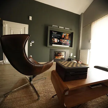 Eli - Luxury Nature Getaway - Strategically Located For Exploration - Onsite Power For Electric Vehicle Fourka