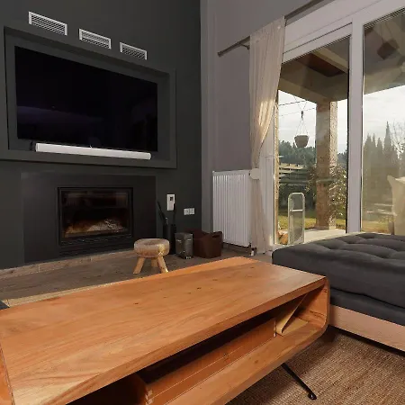 Eli - Luxury Nature Getaway - Strategically Located For Exploration - Onsite Power For Electric Vehicle *