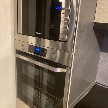 Eli - Luxury Nature Getaway - Strategically Located For Exploration - Onsite Power For Electric Vehicle *