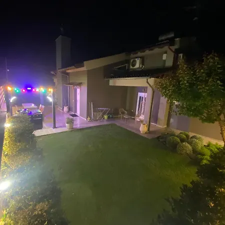 Eli - Luxury Nature Getaway - Strategically Located For Exploration - Onsite Power For Electric Vehicle