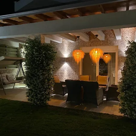 Eli - Luxury Nature Getaway - Strategically Located For Exploration - Onsite Power For Electric Vehicle