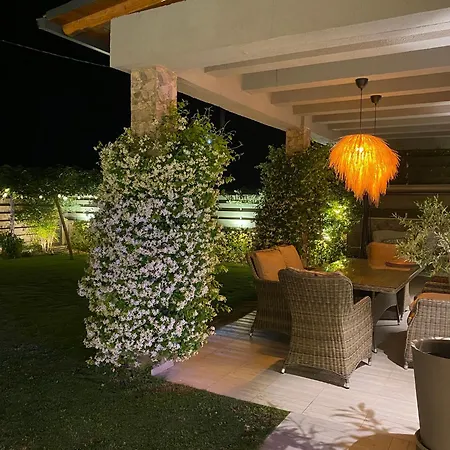 Eli - Luxury Nature Getaway - Strategically Located For Exploration - Onsite Power For Electric Vehicle *