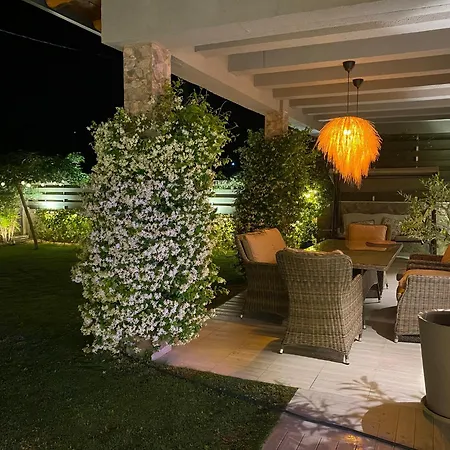 Eli - Luxury Nature Getaway - Strategically Located For Exploration - Onsite Power For Electric Vehicle Вилла