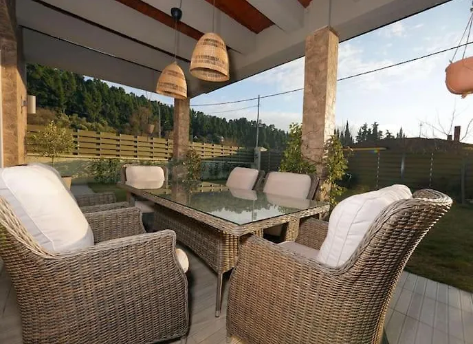 Eli - Luxury Nature Getaway - Strategically Located For Exploration - Onsite Power For Electric Vehicle Villa Fourka