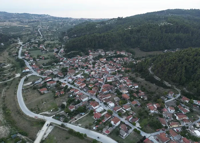 Villa Eli - Luxury Nature Getaway - Strategically Located For Exploration - Onsite Power For Electric Vehicle