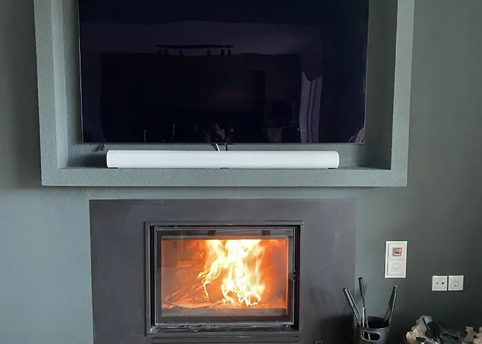 Villa Eli - Luxury Nature Getaway - Strategically Located For Exploration - Onsite Power For Electric Vehicle