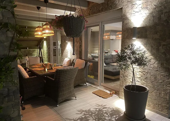 Eli - Luxury Nature Getaway - Strategically Located For Exploration - Onsite Power For Electric Vehicle Villa Fourka