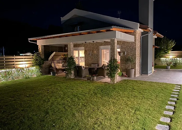 Eli - Luxury Nature Getaway - Strategically Located For Exploration - Onsite Power For Electric Vehicle Villa Fourka