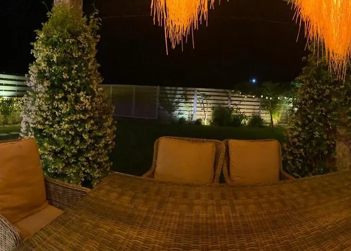 Villa Eli - Luxury Nature Getaway - Strategically Located For Exploration - Onsite Power For Electric Vehicle Fourka