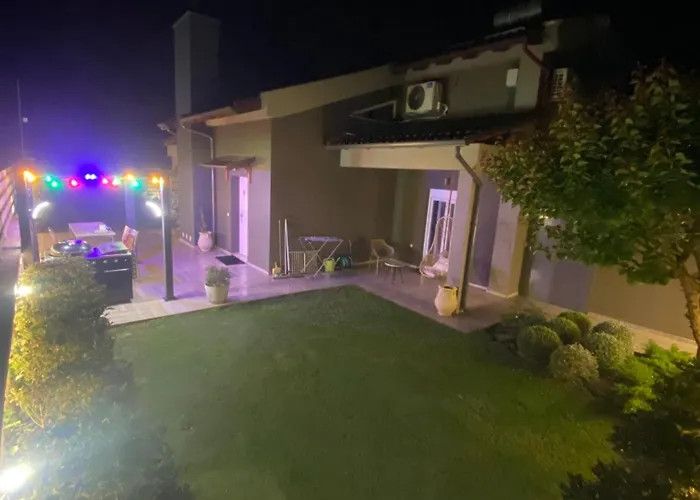 Eli - Luxury Nature Getaway - Strategically Located For Exploration - Onsite Power For Electric Vehicle