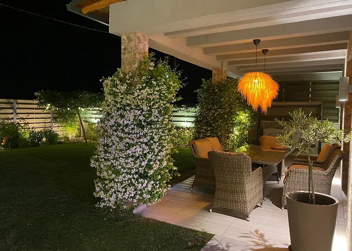 Eli - Luxury Nature Getaway - Strategically Located For Exploration - Onsite Power For Electric Vehicle *