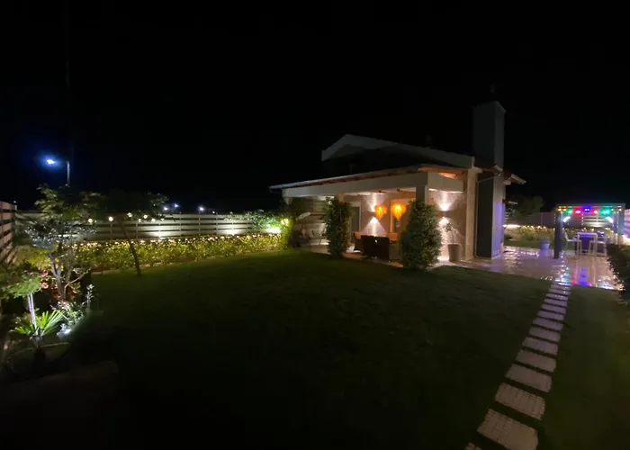 Eli - Luxury Nature Getaway - Strategically Located For Exploration - Onsite Power For Electric Vehicle Villa *