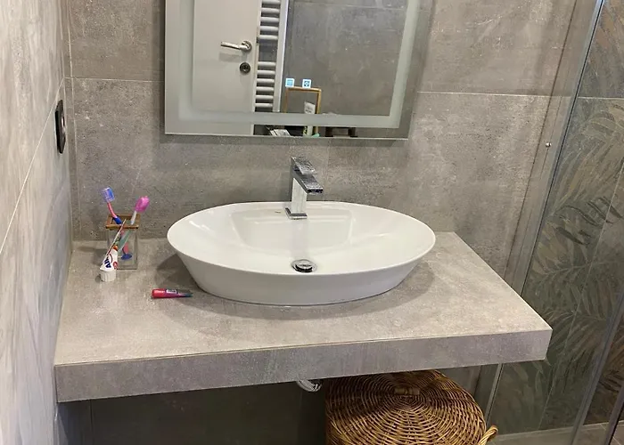 Eli - Luxury Nature Getaway - Strategically Located For Exploration - Onsite Power For Electric Vehicle *