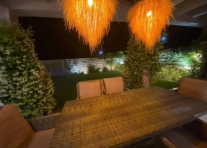 Eli - Luxury Nature Getaway - Strategically Located For Exploration - Onsite Power For Electric Vehicle Fourka