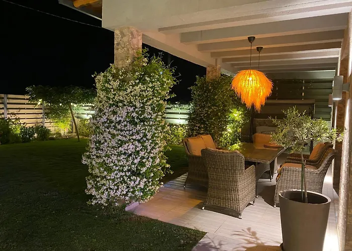 Eli - Luxury Nature Getaway - Strategically Located For Exploration - Onsite Power For Electric Vehicle